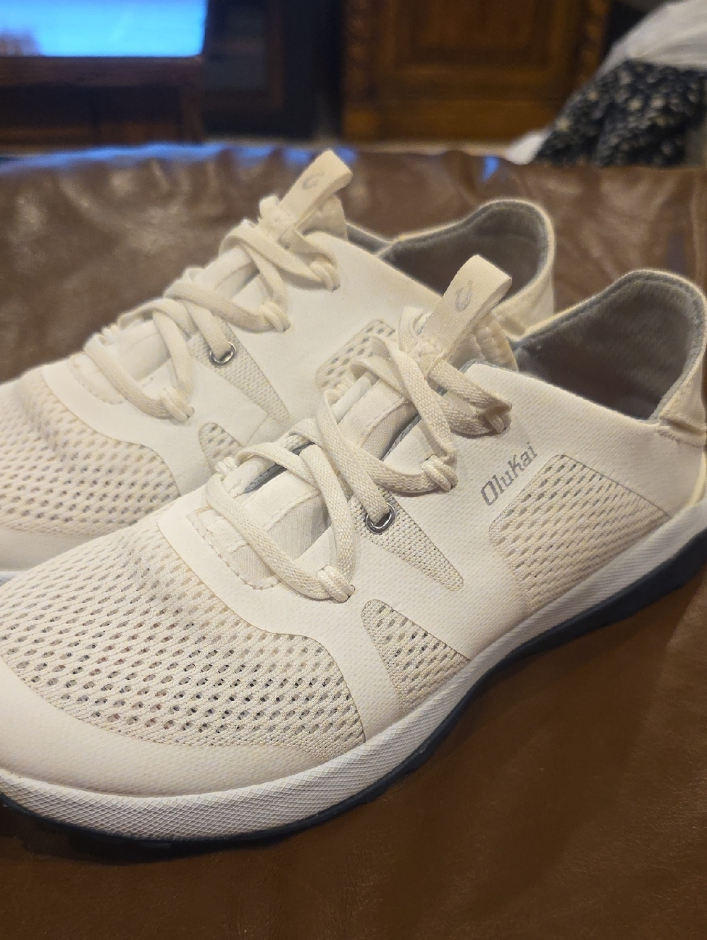 OluKai Womens Huia Slip-Ons.   Sz 8 Like New Condition